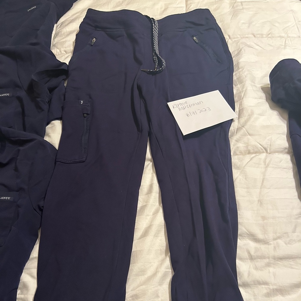 Jaanuu navy blue joggers